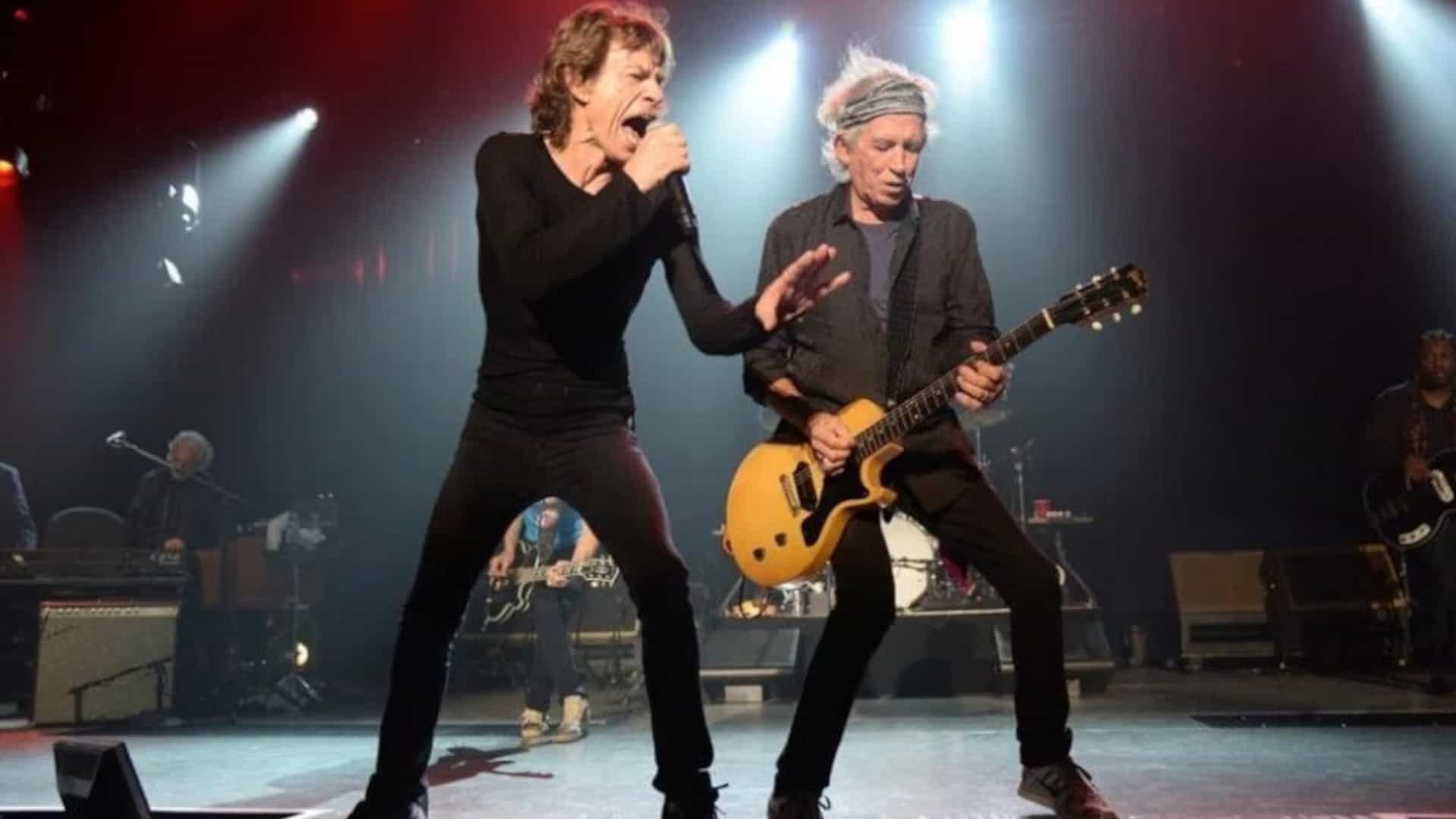 Mick Jagger má 80. Lídrovi Rolling Stones blahoželá celý hudobný svet