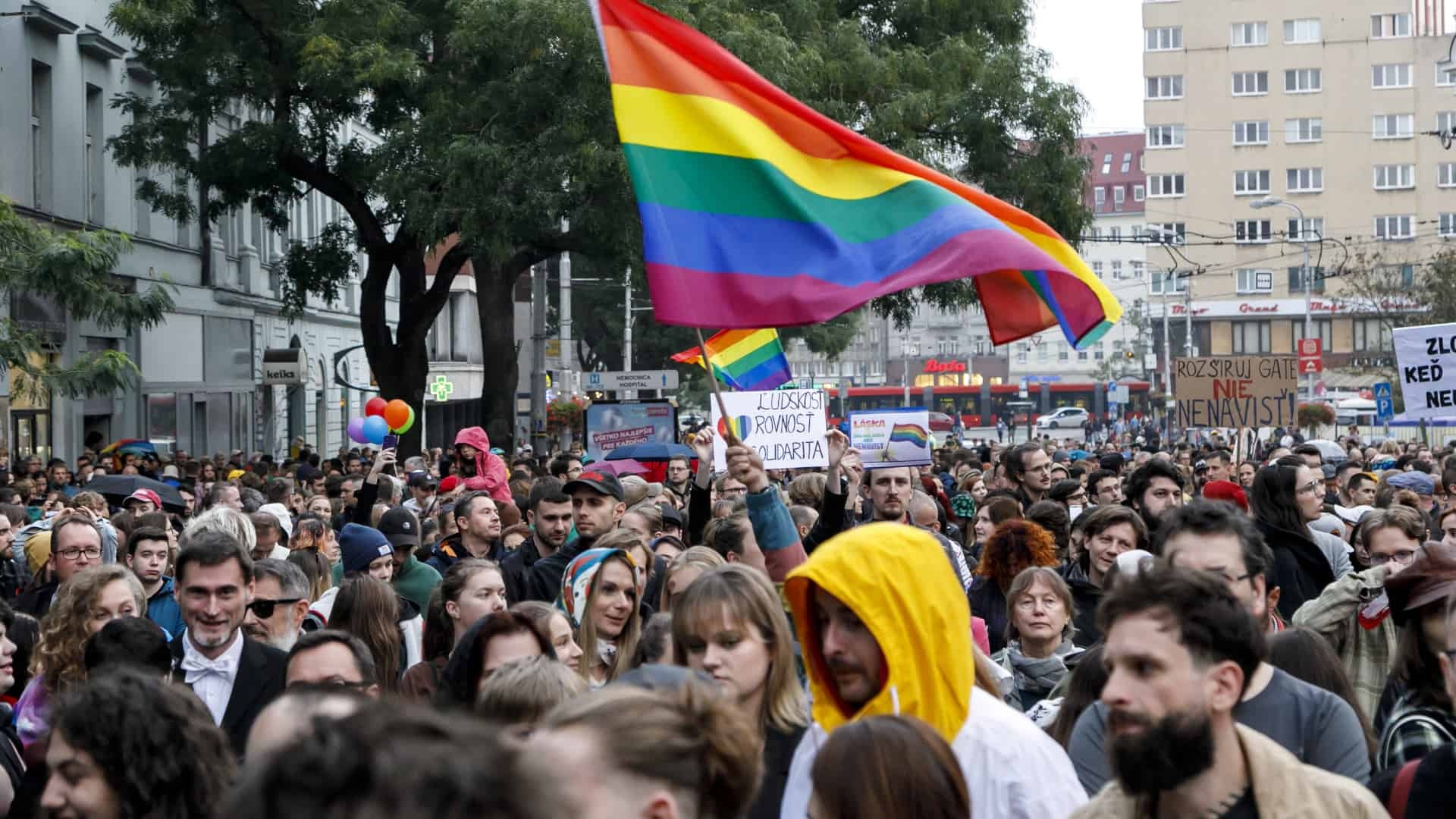 Ľudia z LGBTI komunity milujú rovnako, ako milujú iní ľudia