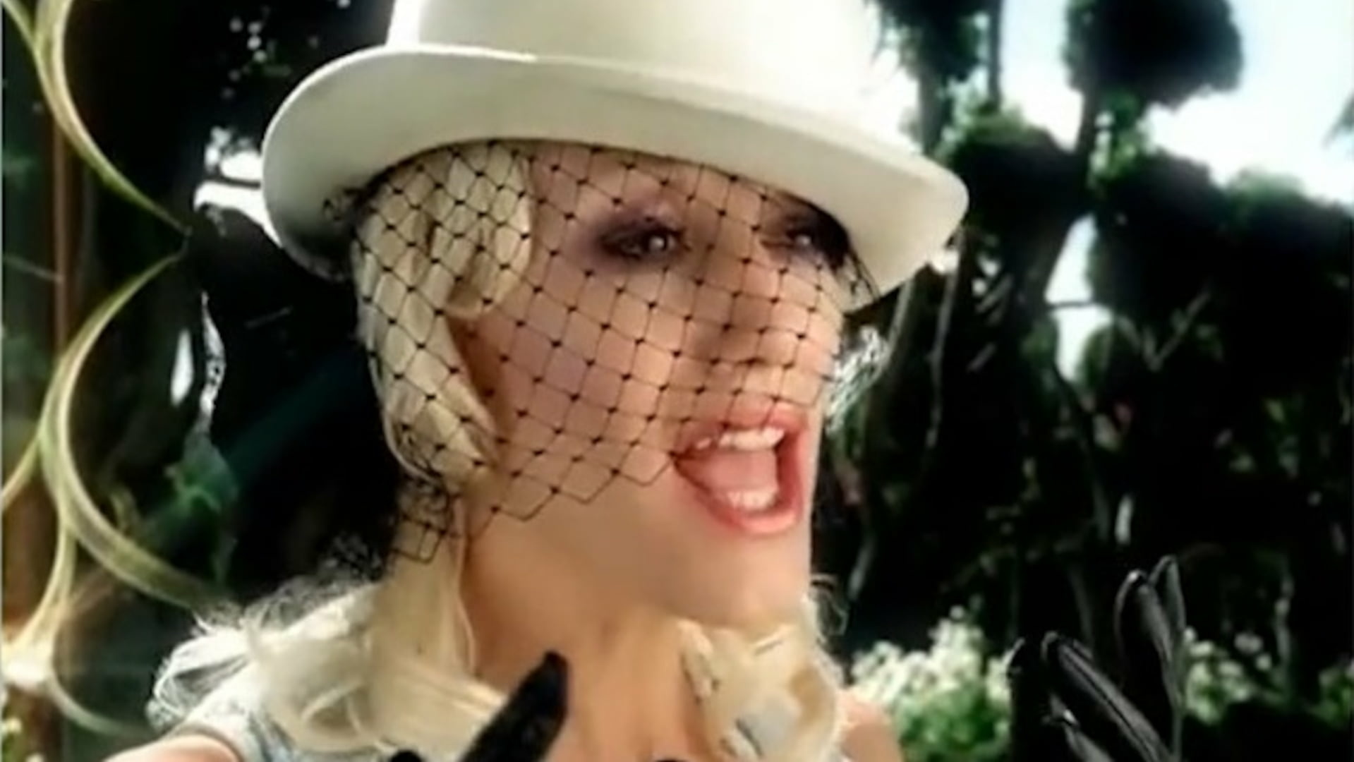 Gwen-Stefani-tasrtv-TASR