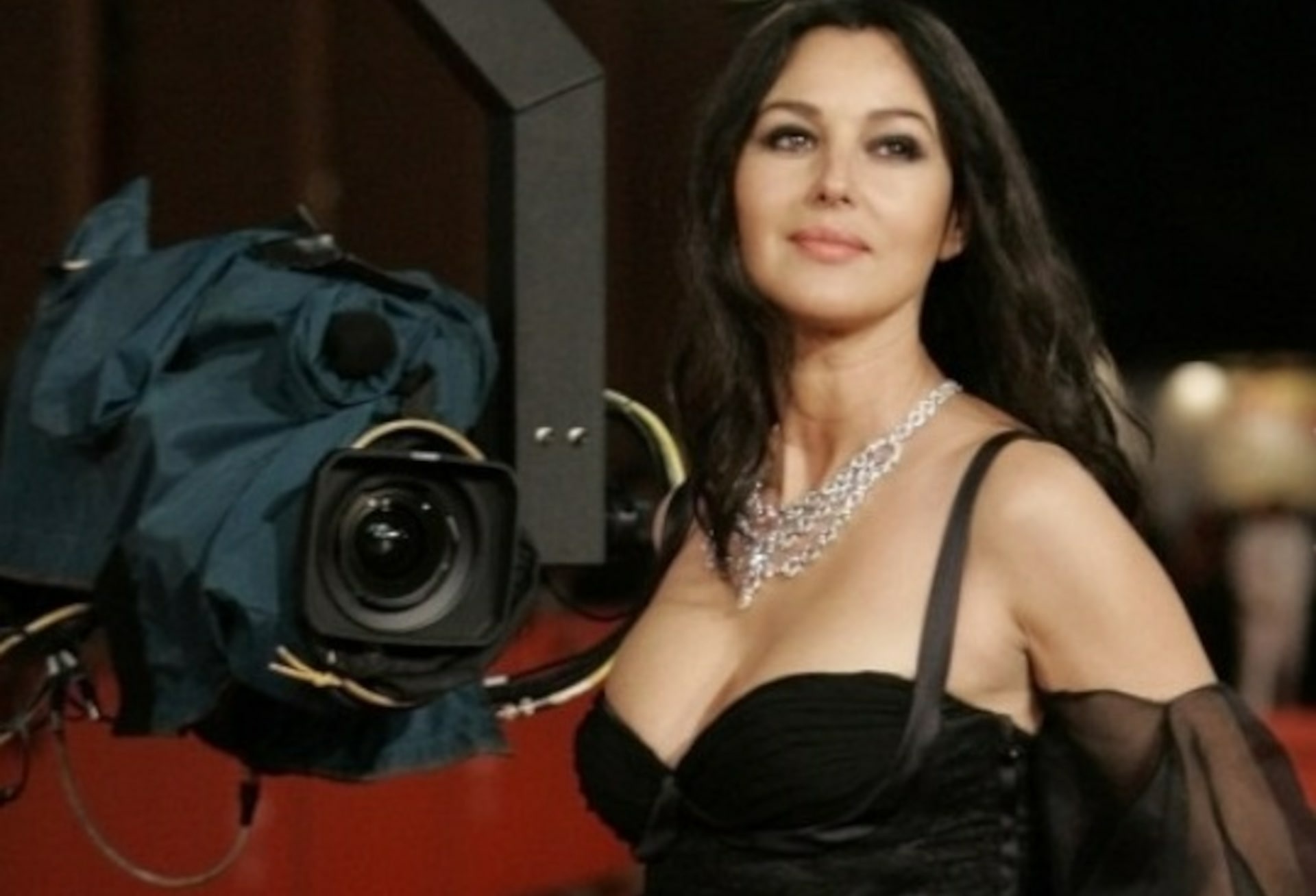 kamera-Monica-Bellucci-AP-SITA