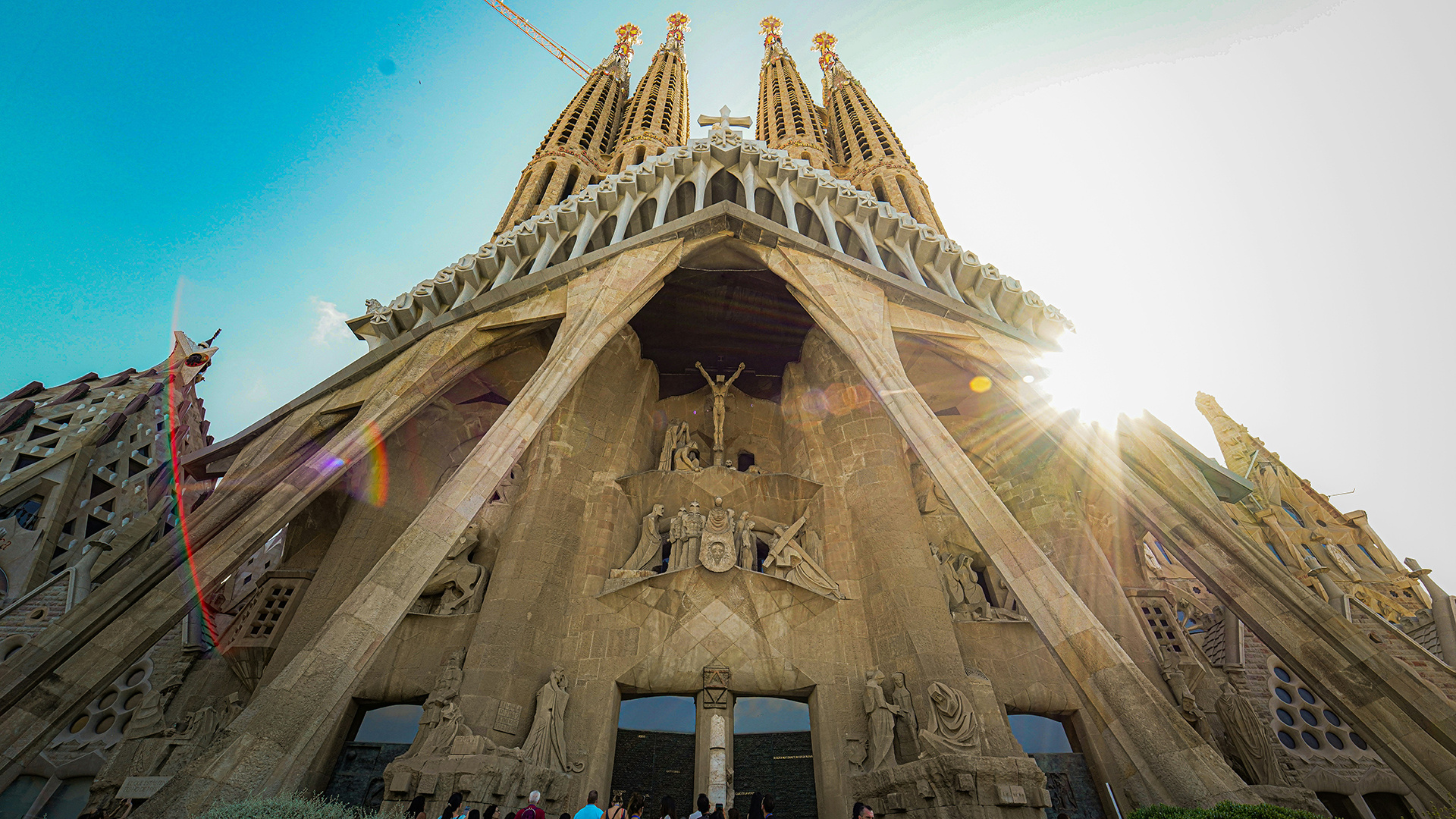 Sagrada_familia-ZBBJy9kNDww-unsplash_1920x1080.jpg