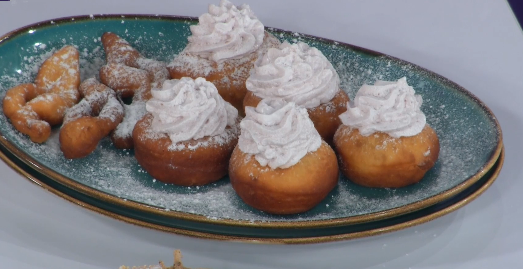 RECEPT: Šišky s jahodovou penou, po ktorých sa len tak zapráši